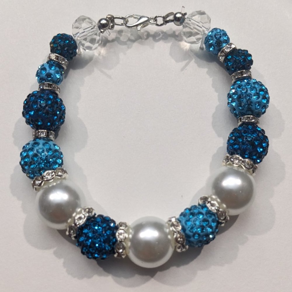 Blue and White Beaded Clasp Bracelet